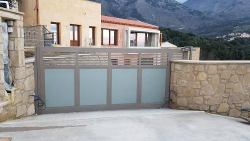 Γκαραζοπορτα-αλουμινίου