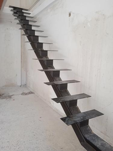 Μεταλλικές σκάλες σιδήρου