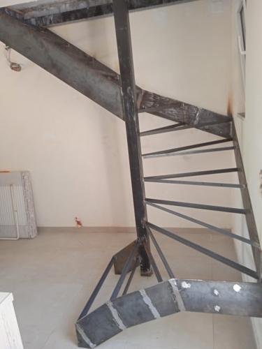 Μεταλλικές σκάλες σιδήρου