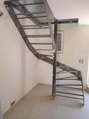 Μεταλλικές σκάλες σιδήρου