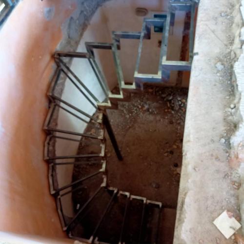 Μεταλλικές σκάλες σιδήρου