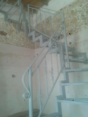 Μεταλλικές σκάλες σιδήρου